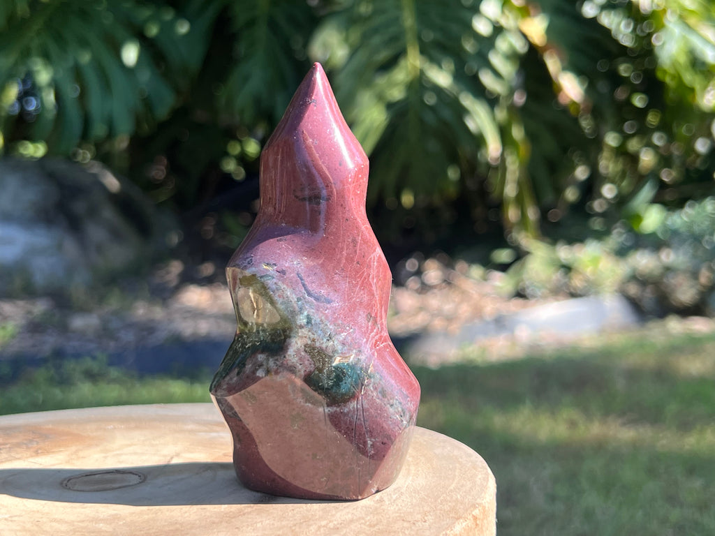 Stunning Ocean Jasper Flame. With deep red and green colouring 
